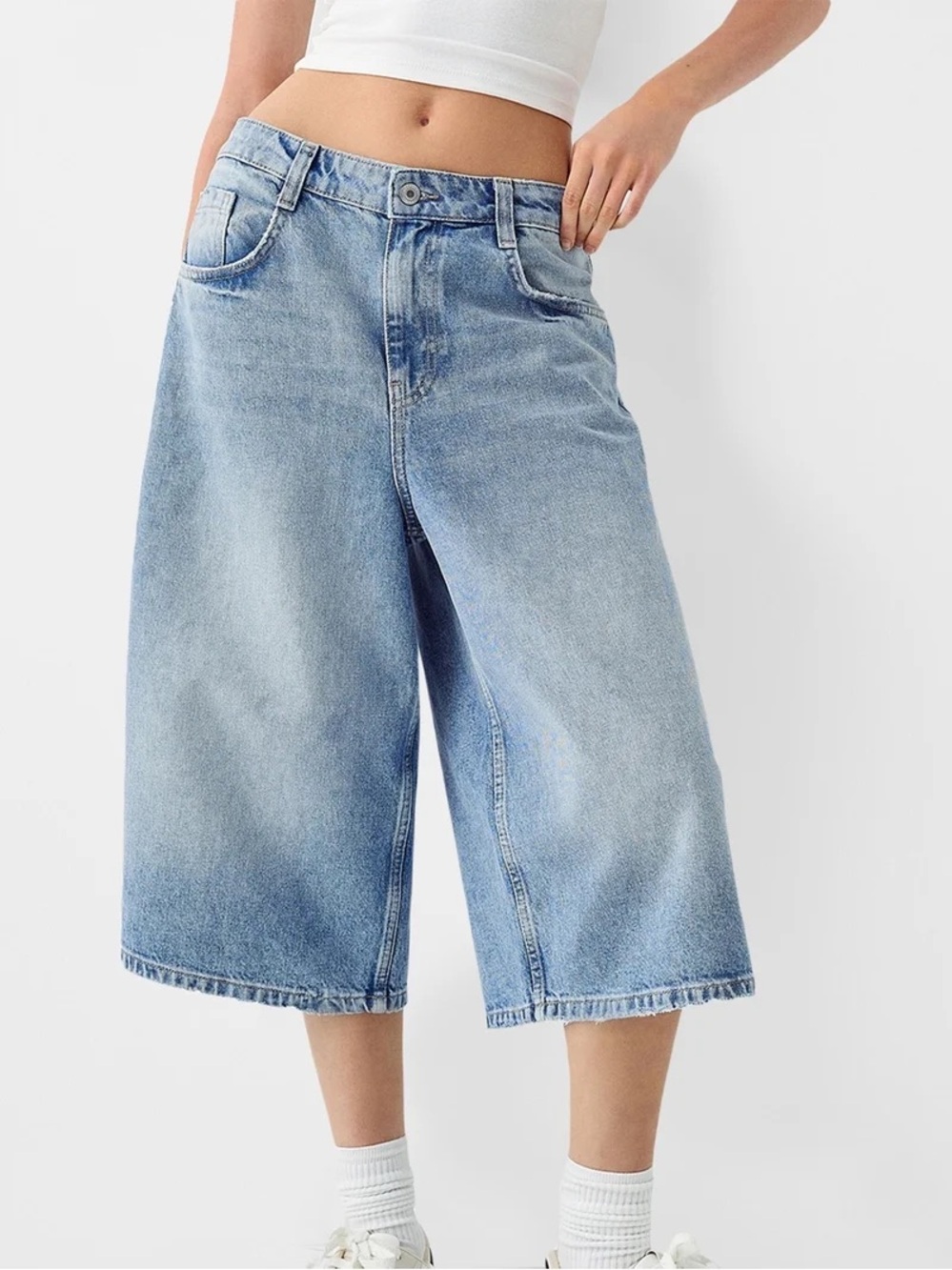 S.O.N.G Women’s Relaxed Light Blue Cropped Jeans - Classic Casual Fit